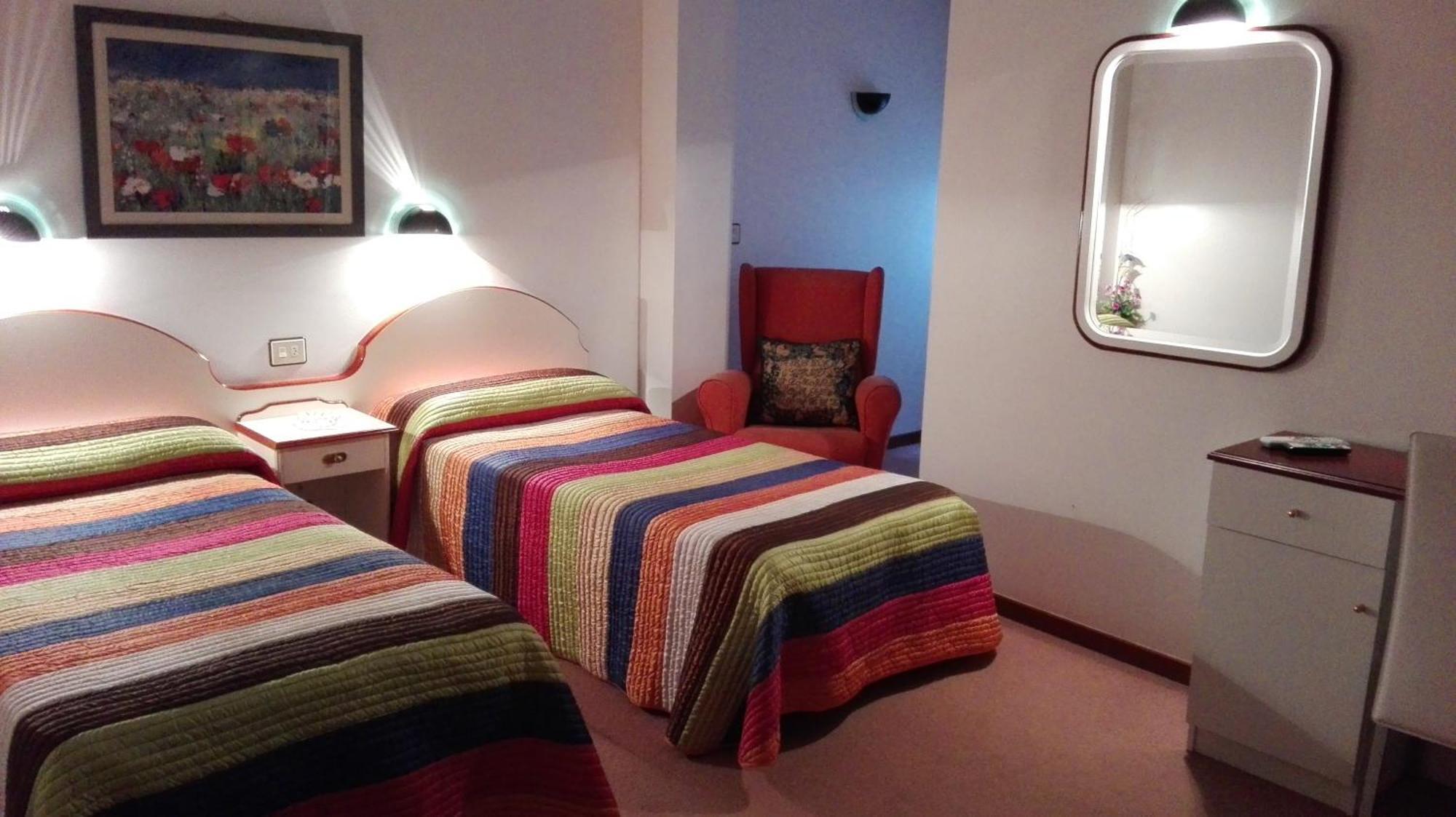 Hostal J.B Malpica Exterior photo